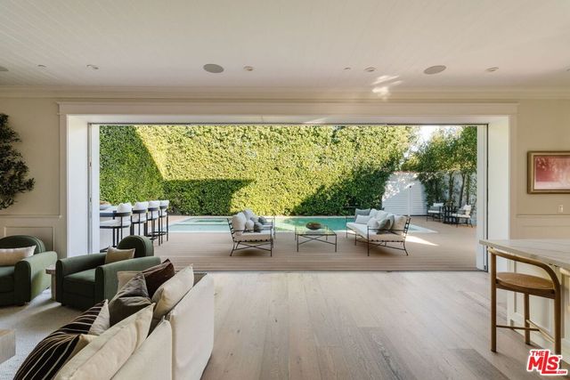 822 N Genesee Avenue, Los Angeles, CA 90046