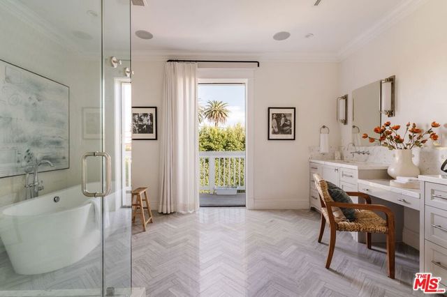 822 N Genesee Avenue, Los Angeles, CA 90046