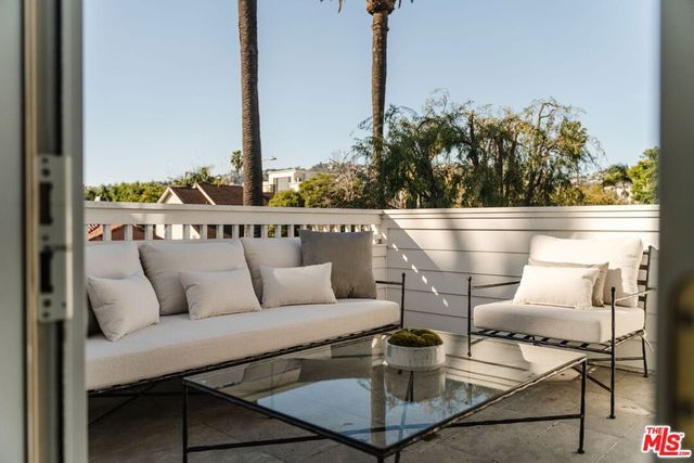 822 N Genesee Avenue, Los Angeles, CA 90046