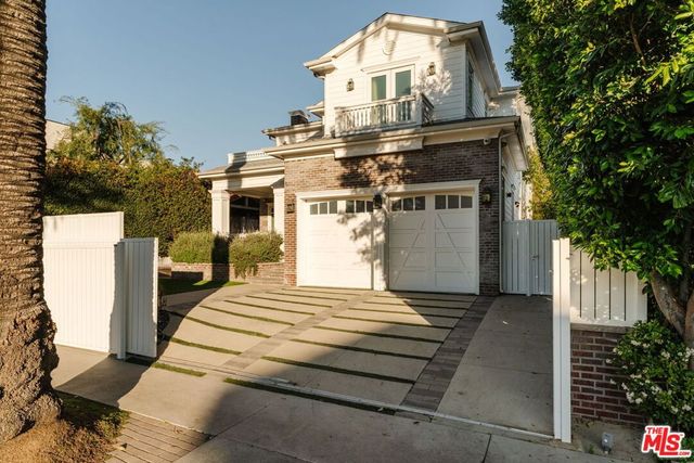 822 N Genesee Avenue, Los Angeles, CA 90046