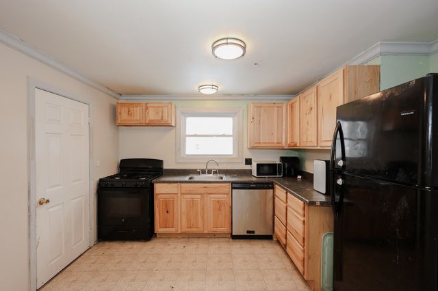 32 Norton Street, Nashua, NH 03064