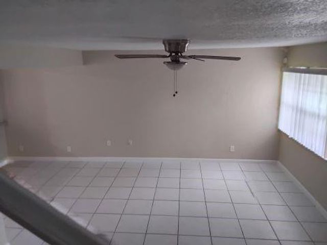 3764 NW 21st Street 101, Lauderdale Lakes, FL 33311