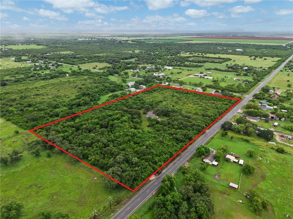 109 Fm 1360, Woodsboro, TX 78393 — exterior