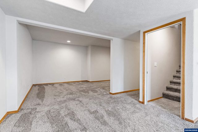 1656 Ashland Ct, Salem, OR 97304