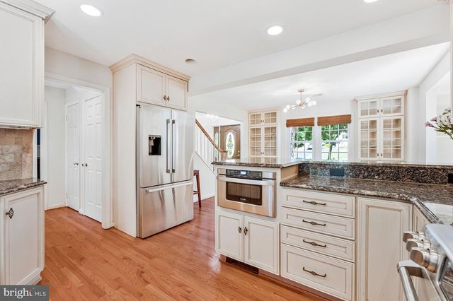 12005 WAYLAND ST, Oakton, VA 22124