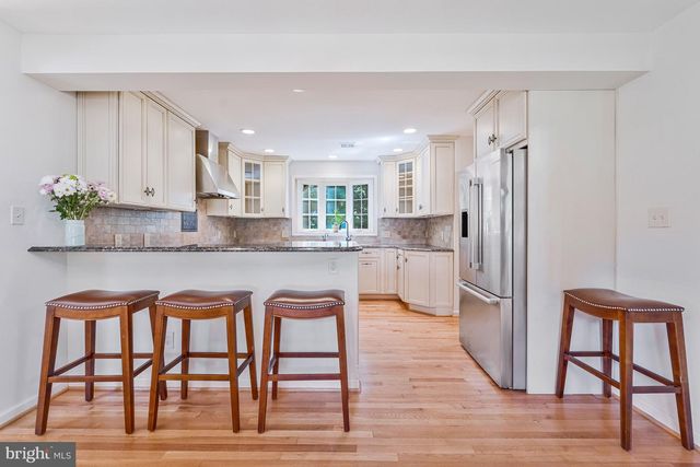 12005 WAYLAND ST, Oakton, VA 22124