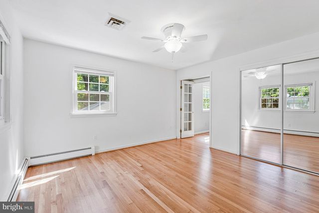 12005 WAYLAND ST, Oakton, VA 22124