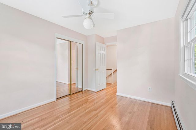 12005 WAYLAND ST, Oakton, VA 22124