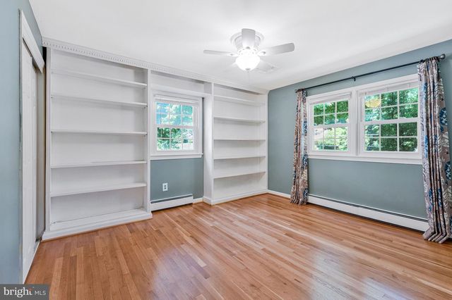 12005 WAYLAND ST, Oakton, VA 22124