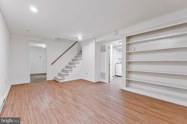 12005 WAYLAND ST, Oakton, VA 22124