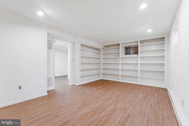 12005 WAYLAND ST, Oakton, VA 22124