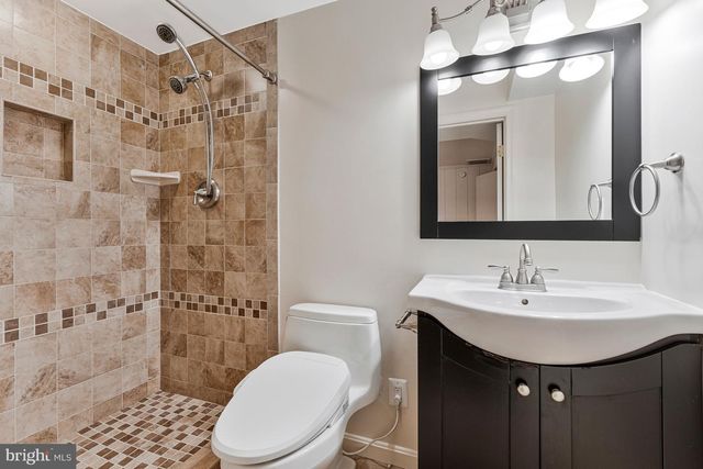 12005 WAYLAND ST, Oakton, VA 22124
