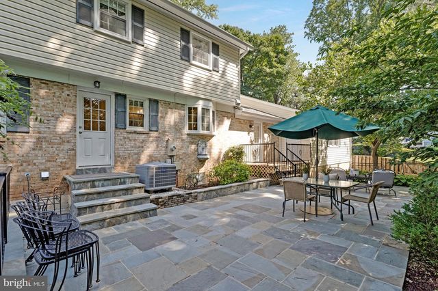 12005 WAYLAND ST, Oakton, VA 22124