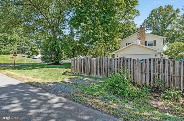 12005 WAYLAND ST, Oakton, VA 22124