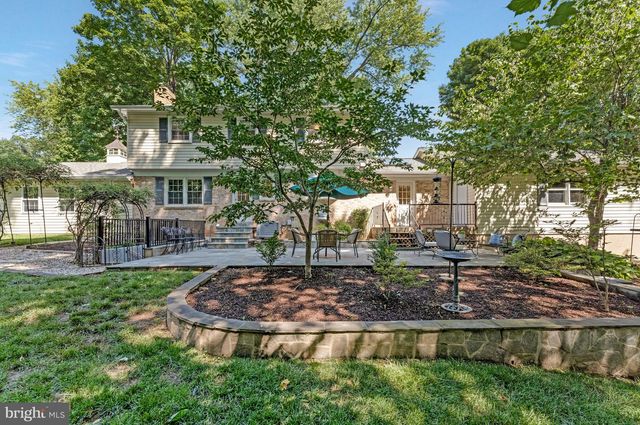 12005 WAYLAND ST, Oakton, VA 22124