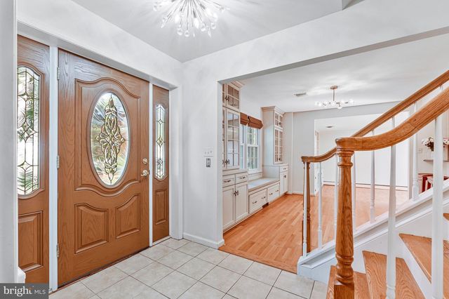 12005 WAYLAND ST, Oakton, VA 22124