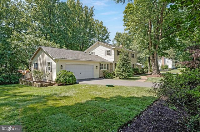 12005 WAYLAND ST, Oakton, VA 22124