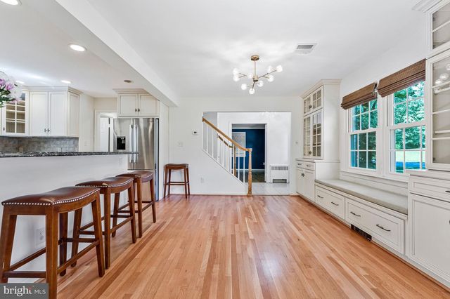 12005 WAYLAND ST, Oakton, VA 22124