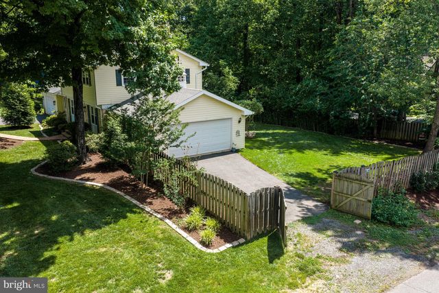 12005 WAYLAND ST, Oakton, VA 22124