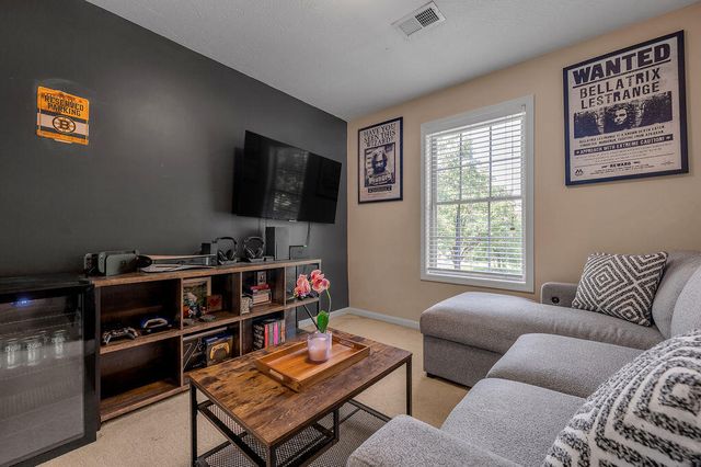 620 Kenova Trace, Lexington, KY 40511