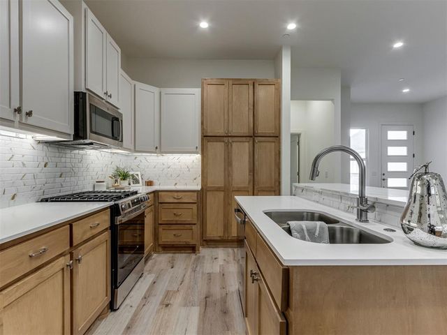 533 Wimbledon Road, Edmond, OK 73003