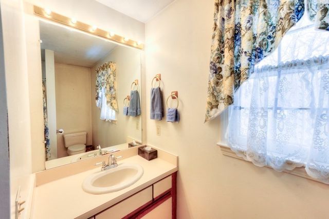 65 Brookdale Cir 65, Shrewsbury, MA 01545