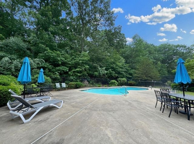 65 Brookdale Cir 65, Shrewsbury, MA 01545