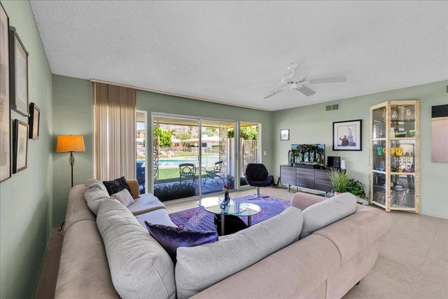 2250 S Calle Palo Fierro 6, Palm Springs, CA 92264