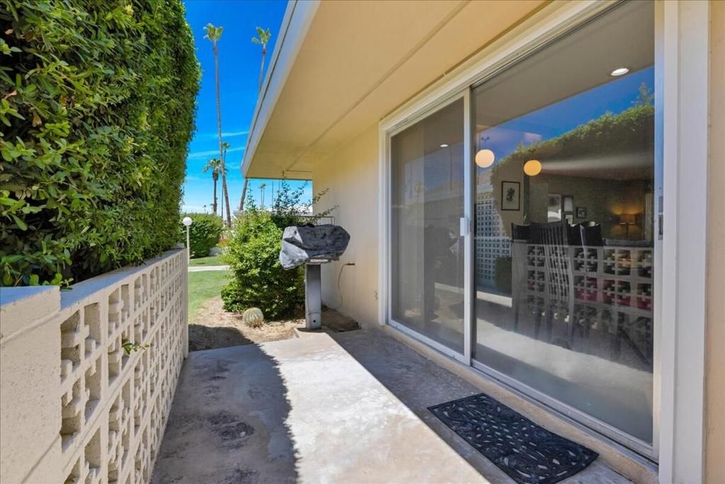 Image 18 of property listing at 2250 S Calle Palo Fierro 6, Palm Springs, CA 92264
