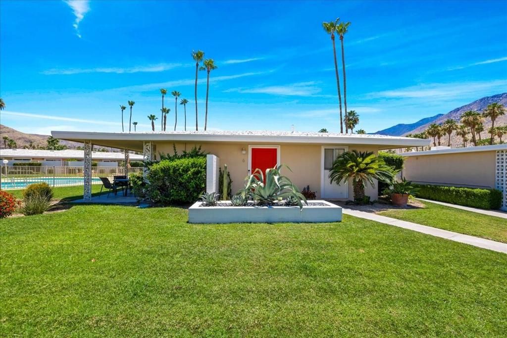 Image 2 of property listing at 2250 S Calle Palo Fierro 6, Palm Springs, CA 92264