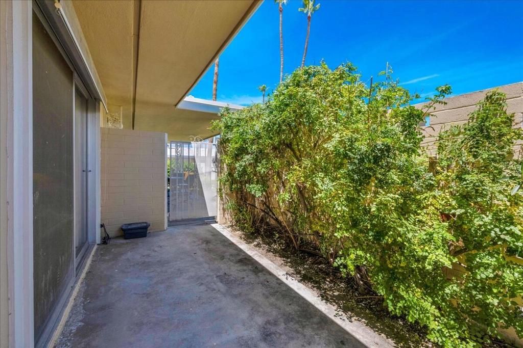Image 25 of property listing at 2250 S Calle Palo Fierro 6, Palm Springs, CA 92264