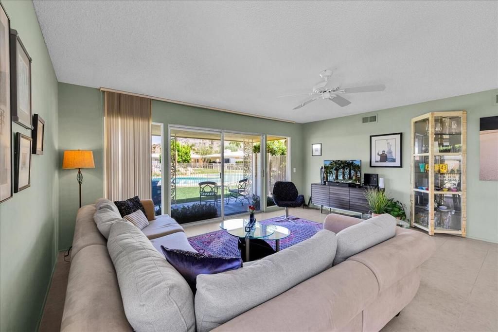 Image 3 of property listing at 2250 S Calle Palo Fierro 6, Palm Springs, CA 92264