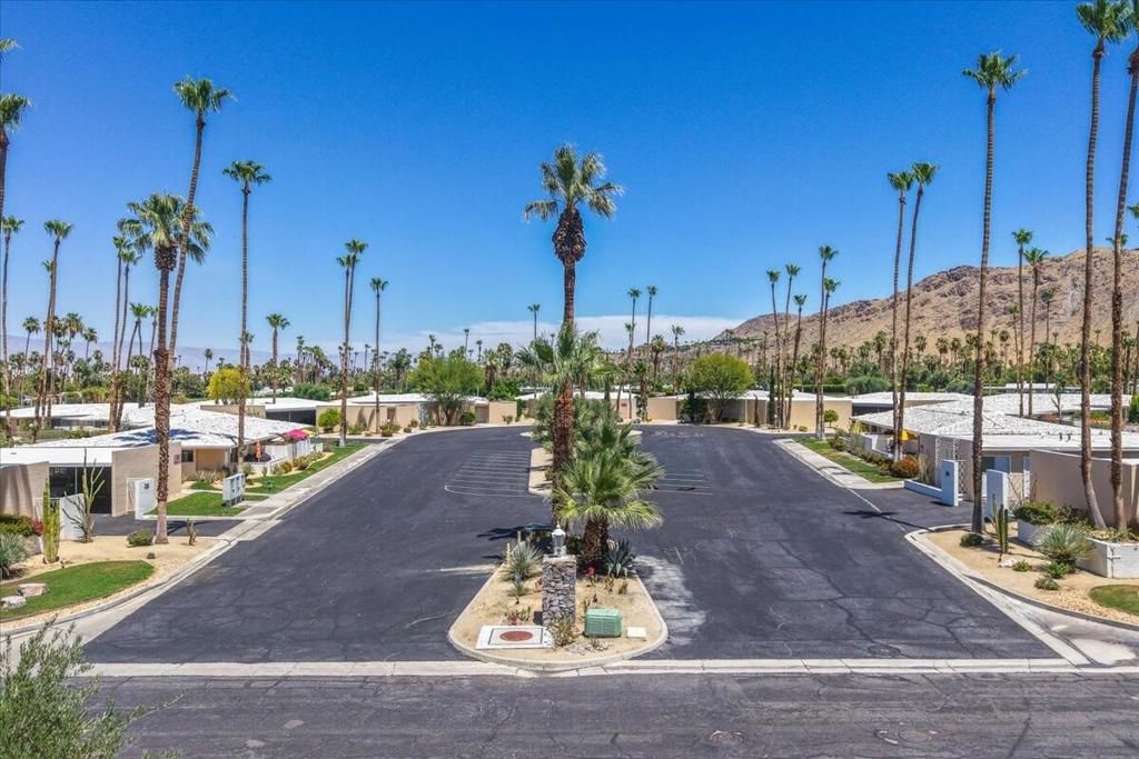 Image 41 of property listing at 2250 S Calle Palo Fierro 6, Palm Springs, CA 92264