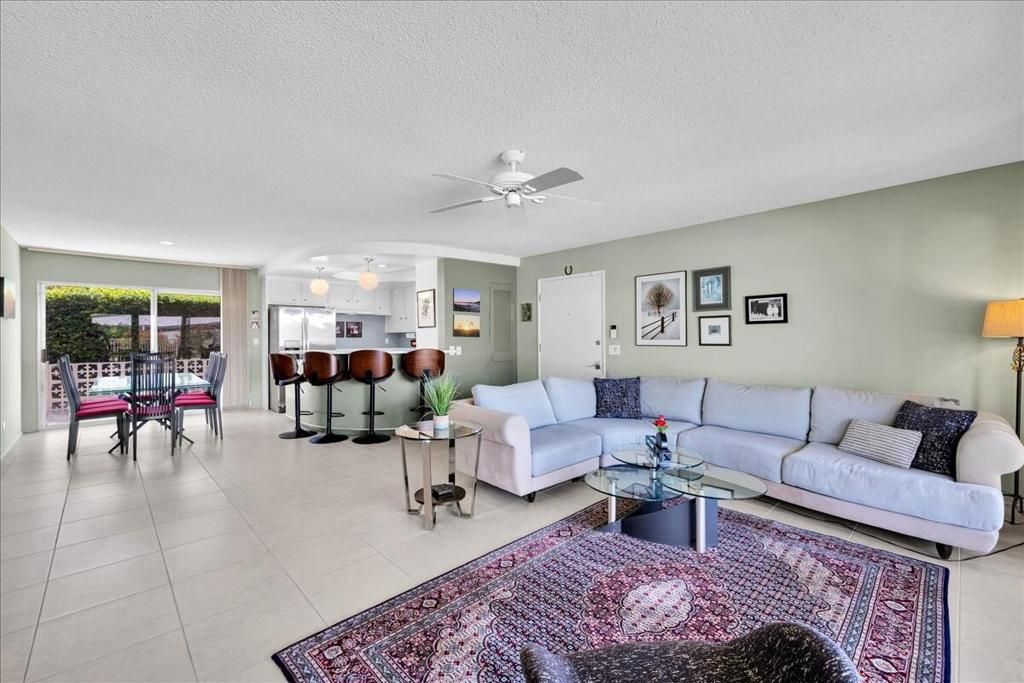 Image 6 of property listing at 2250 S Calle Palo Fierro 6, Palm Springs, CA 92264