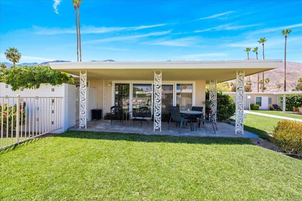 Image 9 of property listing at 2250 S Calle Palo Fierro 6, Palm Springs, CA 92264