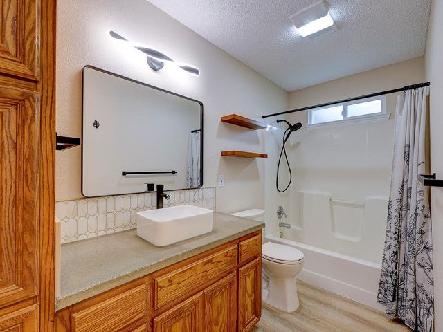 506 West ST, Hutto, TX 78634