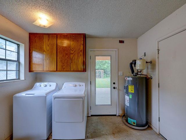 506 West ST, Hutto, TX 78634