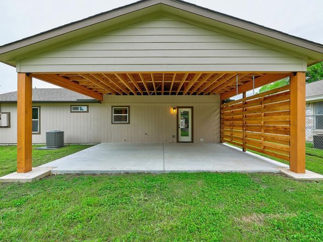506 West ST, Hutto, TX 78634
