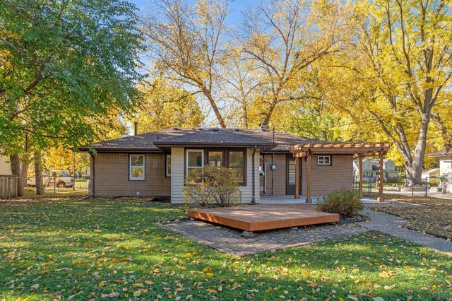 9523 10th Avenue S, Bloomington, MN 55420