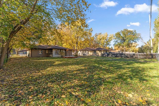 9523 10th Avenue S, Bloomington, MN 55420