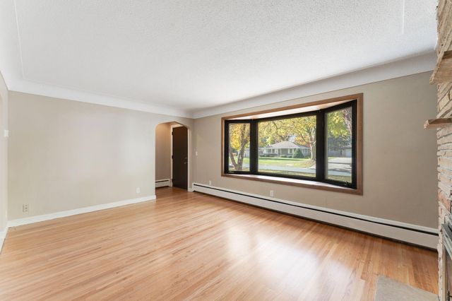 9523 10th Avenue S, Bloomington, MN 55420