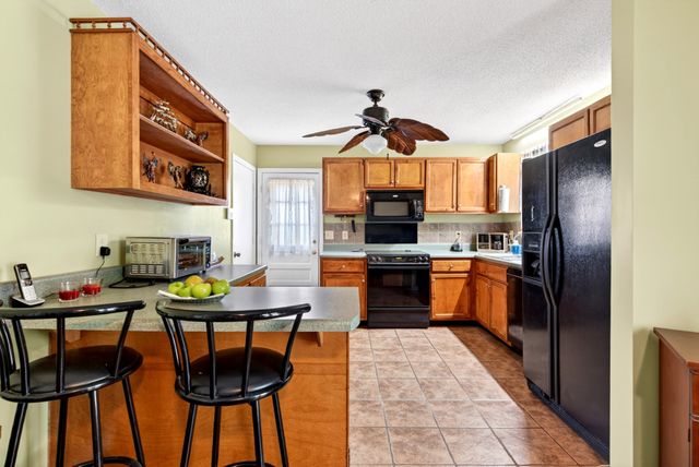 127 James Dr, Clarksville, TN 37042