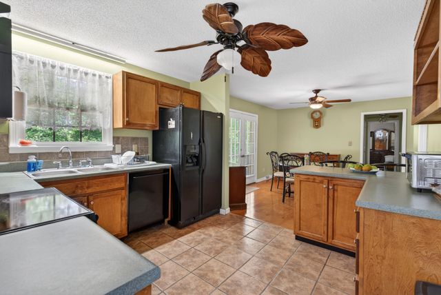 127 James Dr, Clarksville, TN 37042