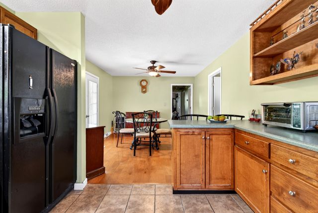 127 James Dr, Clarksville, TN 37042