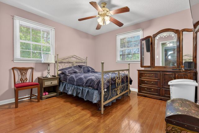 127 James Dr, Clarksville, TN 37042