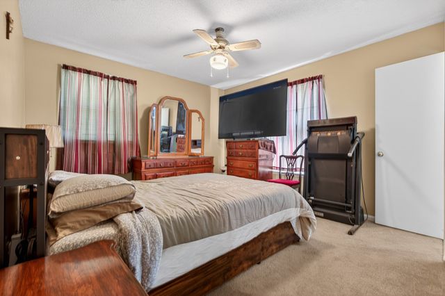 127 James Dr, Clarksville, TN 37042
