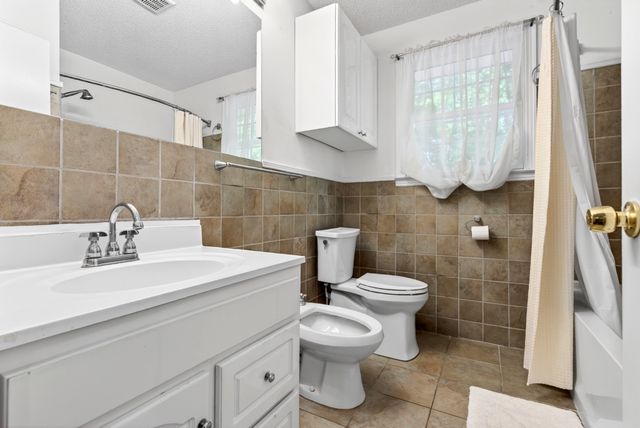 127 James Dr, Clarksville, TN 37042