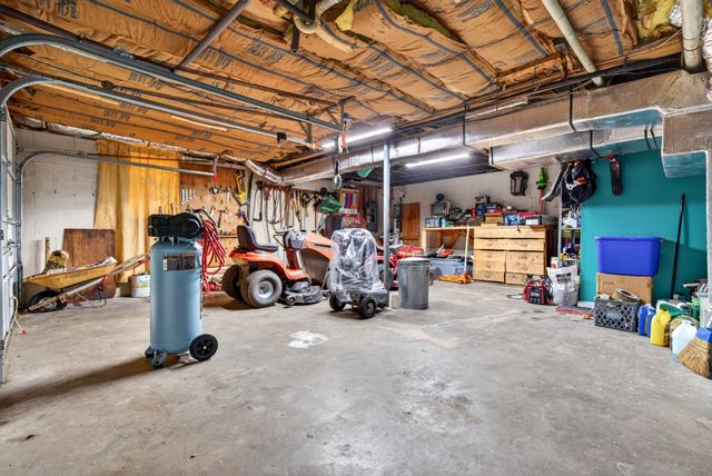 127 James Dr, Clarksville, TN 37042