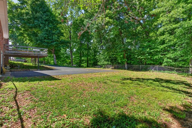 127 James Dr, Clarksville, TN 37042
