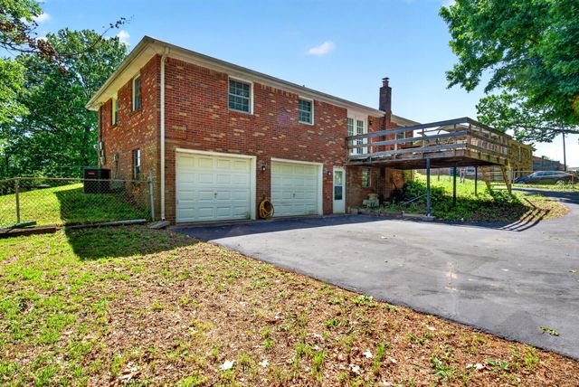 127 James Dr, Clarksville, TN 37042